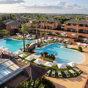 Doubletree By Hilton Golf Отель
