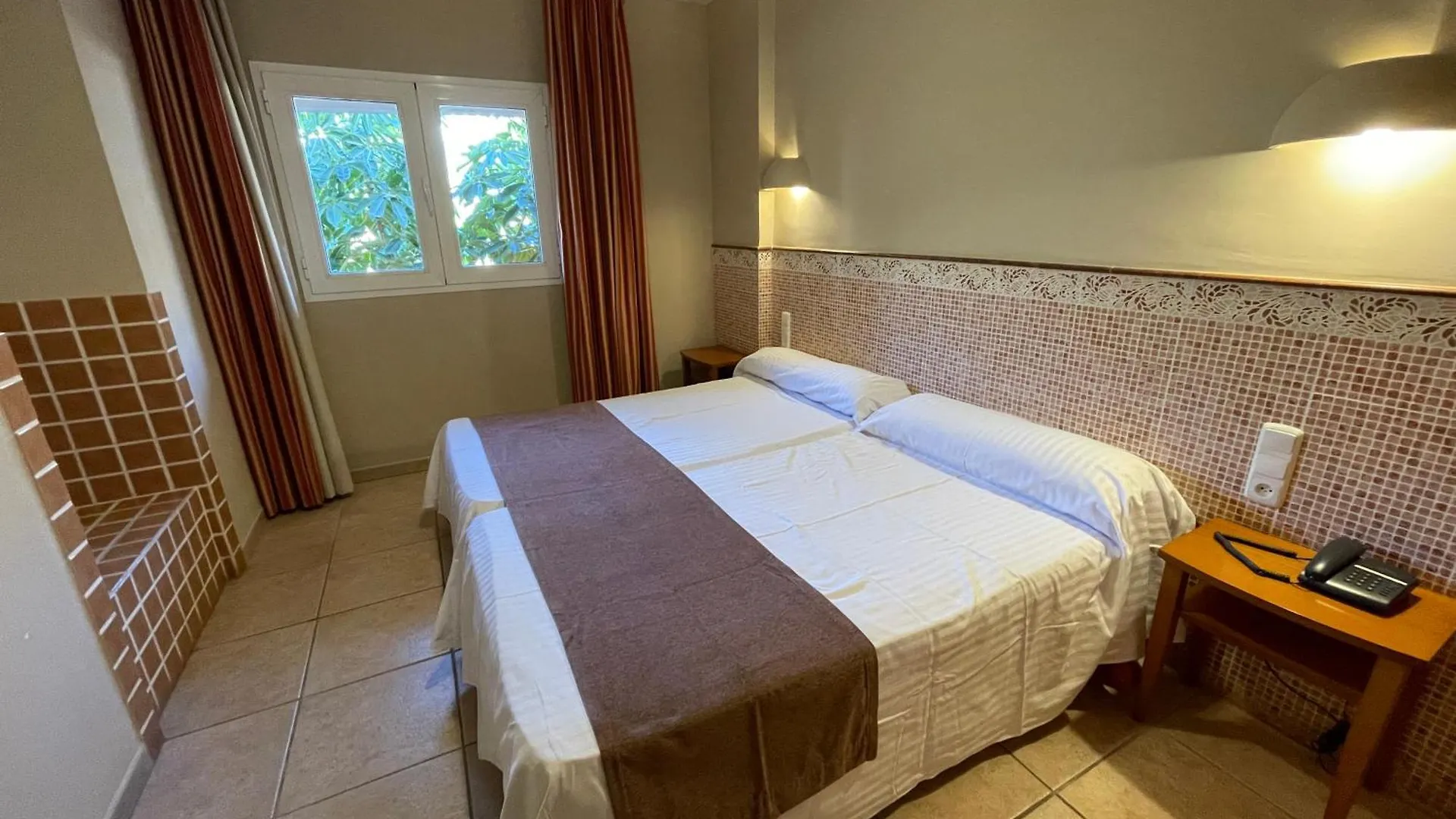 Arena Center Aparthotel Roquetas de Mar 4*,