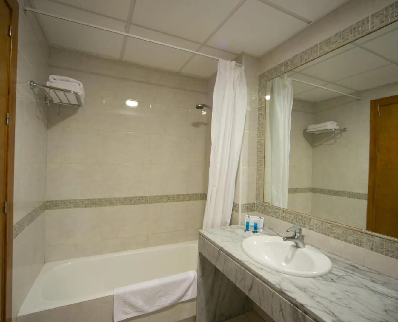 Arena Center Aparthotel Roquetas de Mar